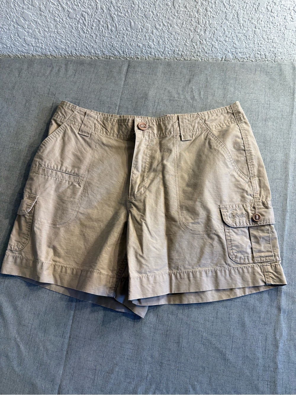 Cabela's Women's Khaki Cargo Utility Hiking Shorts Size 10 Cotton Tencel Blend